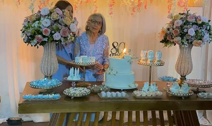 Celebração e Legado: Dona Zefinha Comemora 80 Anos em Carnaíba