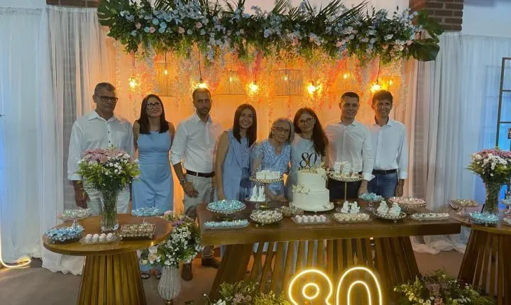 Celebração e Legado: Dona Zefinha Comemora 80 Anos em Carnaíba